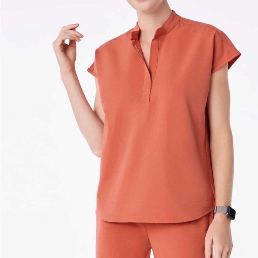 Figs Rafaela Scrub Top Burnt spiced cider Size M EUC Oversized Fit
